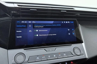 Peugeot 408 1.6 HYbrid 225 e-DSC7 Allure DEMO ZONDER KMS! l Wireless Apple Carplay & Android Auto l Digitale Cockpit l DAB l Bluetooth l PDC l LED verlichting l Lichtmetalen Velgen / 20