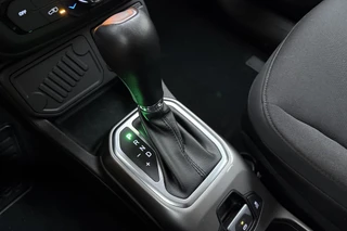 Jeep Renegade 1.3T DDCT Limited Automaat | Trekhaak | Climate control | Hoge instap | Dakrails | DAB Radio | Lichtmetalen velgen | Cruise control / 25