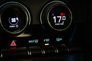 Jaguar F-TYPE 3.0 V6 Coupé | PANORAMADAK | CLIMA | STUURVERWARMING | CAMERA | 19" / 42