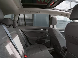 Volkswagen Golf Variant 1.5 eTSI Life Business | PANO | WINTERPAKKET | ADAPTIVE / 8