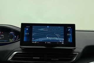 Peugeot 3008 1.2 Hybrid 136 Allure | DEMO | Elektr. achterklep | Navigatie | Achteruitrijcamera | Climate Control | Half lederen bekleding | Keyless Entry / 21