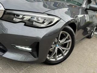 BMW 3 Serie 318i Executive Edition Sport Line I LED I Carplay I Sportstoelen / 9