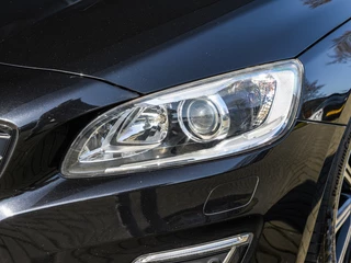 Volvo V60 2.4 D6 AWD Plug-In Hybrid Summum | Leder | Schuifdak | Keyless | Camera | Xenon | Stoelverwarmng / 24