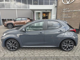 Toyota Yaris 1.5 Hybrid 115 Dynamic NIEUW DIRECT LEVERBAAR! MODEL 2026 STOEL/STUURVERW PARK-SENSOREN BLIND SPOT 17'' LM-VELGEN NAVI KEYLESS LED APPLE/ANDROID / 2
