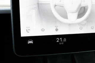Tesla Model Y Long Range AWD 75kWh Full Self Driving 93% SOH l Warmtepomp l Trekhaak afneembaar / 20