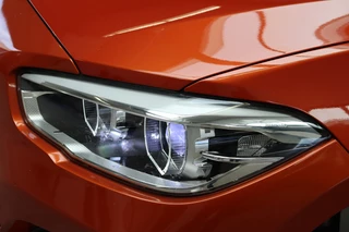 BMW 1 Series 118i Executive M Sport Pakket 5 deurs / Navigatie Professional / LED / Trekhaak / 18 Inch / Climate Control / Hifi / Parkeersensoren / Cruise Control / Extra Getint Glas / Bluetooth / Shadow Line / 8