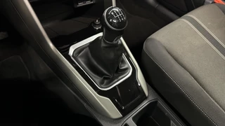 Volkswagen T-Roc 1.0 TSI Style Business PANO LM TREKHAAK DAB CRUISE. / 50