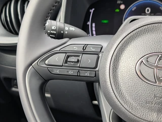 Toyota Aygo X Hybrid 115 Play GO PACK LICHTMETAAL APPLE & ANDROID CRUISE CONTROL METALLIC LAK / 20