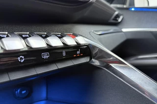 Peugeot 3008 1.2 PureTech GT Line | Panoramadak | Achteruitrijcamera | Elektrische achterklep | Parkeersensoren | Focal-audio systeem | Memory seats | Elektrisch verstelbare stoelen | Stuurbediening | Cruise control / 33