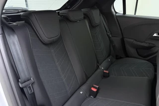 Opel Corsa 1.2 Turbo Hybrid Ultimate | NIEUW | € 5.500,- VOORRAADVOORDEEL | Massagestoelen | Leder Alcatanrabekleding |8 jaar fabrieksgarantie | Zwart dak | 17" Lichtmetalen velgen Diamant / 16