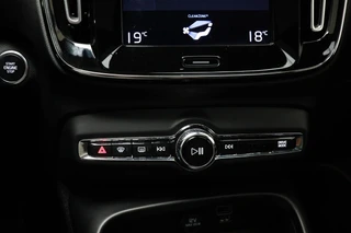 Volvo XC40 2.0 T4 | PANORAMADAK | BLIS | DAB | APPLE | ON CALL | 20" / 40