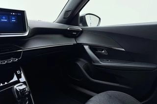 Peugeot 2008 1.2 Turbo 100 Allure | Adaptive Cruise Control | Draadloos Apple Carplay & Android Auto | Parkeersensoren voor & achter | 17'' Lichtmetalen velgen | Full LED / 28