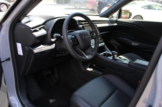 Lexus LBX 1.5 Emotion 2WD / 12