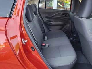 Suzuki Swift 1.2 COMFORT SMART HYBRID  Direct Leverbaar | Tot 10 JAAR GARANTIE!  Inclusief € 2.200,- Voorraad Voordeel / 11