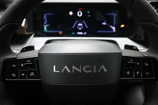 Lancia Ypsilon 1.2 Turbo Hybrid LX / 36
