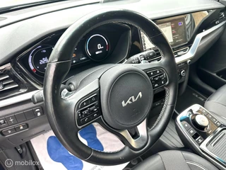 Kia e-Niro Edition 64 kWh 3-FASE ACHTERUITRIJ CAMERA CARPLAY STUUR/STOELVERWARMING / 24