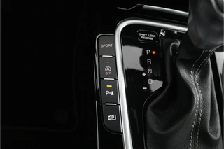 Kia XCeed 1.5 T-GDi GT-Line - Automaat  - Kantel / Schuifdak - Apple Carplay / Android Auto - Navigatie - ACC - Climate Control - Stoel / Stuurwielverwarming / 67