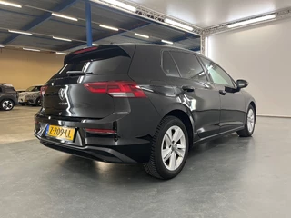 Volkswagen Golf 1.0 TSI Life / 4