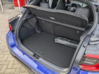 Toyota Yaris 1.5 Hybrid 130 Executive BI-TONE PDC BLIND SPOT CLIMATE STUUR- EN STOELVERWARMING / 9