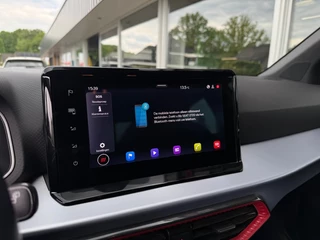 SEAT Arona 1.5 TSI FR Launch Edition 150PK Automaat Camera Sportstoelen Navi Apple Carplay Android Auto / 33