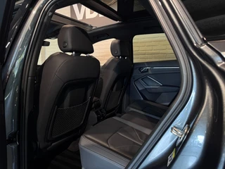 Audi Q3 35 TFSI S-Line Black Edition Pano Camera Leder Trekhaak 19'' / 38