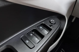 Hyundai i10 1.0 Premium | Camera | Parkeersensoren | Climate control | Weinig kilometers | Cruise control | DAB Radio / 18