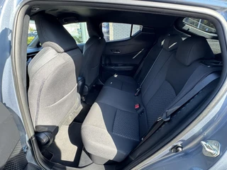Toyota C-HR 1.8 HYBRID STYLE STOELVERW BLIND-SPOT PARK-SENSOREN NAVI APPLE/ANDROID KEYLESS 18" LM-VELGEN ALL-SEASONS / 13