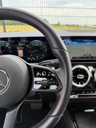 Mercedes-Benz B-klasse 180 Business Solution Plus CarPlay | Camera | groot NAVI / 17