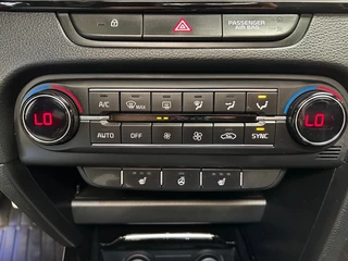 Kia ProCeed 1.0 T-GDI GT-Line | Elektrisch Glazen Schuif / Kanteldak | Apple Carplay / Android Auto | Navigatiesysteem | Stoel + Stuurverwarming | Licht + Regensensor | Parkeersensoren + Camera Achter | Cruise Control | 17” Lichtmetalen Velgen | Climate Control Rijstrooksensor + Correctie / 26
