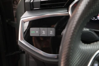 Audi Q3 40 TFSI 190pk quattro edition one Trekhaak Camera Keyless Virtual Cockpit Panoramadak Navigatie S-Line / 19