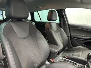 Opel Astra Sports Tourer 1.2 Blitz Elegance CARPLAY ECC NAVI CRUISE LM. / 16