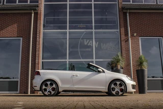 Volkswagen Golf Cabrio 2.0 TSI GTI | 2e eigenaar | DSG | Xenon | Stoelverwarming | Climatronic | Cruise control | Navigatie | Bluetooth | PDC | 18 inch Detroit | Origineel / 8