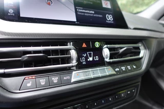 BMW 1 Serie 118i High Executive M-Sport  | Panodak | Stoelverw. | LED | DAB | Camera | BTW | / 42