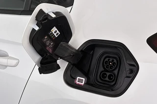 Opel Corsa Electric GS 50 kWh SOH 98% Apple CarPlay Achteruitrijcamera / 28