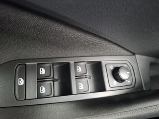 Skoda Kamiq 1.0 TSI Monte Carlo * 29.000KM! * Panoramadak * Stoelverwarming * Carplay * Full Led * / 17