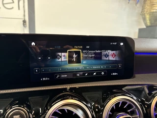 Mercedes-Benz A-klasse 200 Business Solution AMG | CAMERA | STOELVERW. | SFEERVERLICHTING / 37