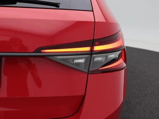 Škoda Superb Combi 1.5 TSi 150 Pk Automaat Sportline Business | Panoramadak | Trekhaak | Virtual Cockpit | Adaptive Cruise | Camera | LED | 19 Inch | 53.466 Km! / 15