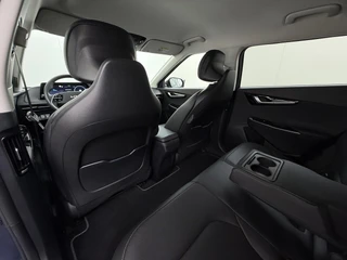 Kia EV6 Light 77.4 kWh SOH 100% | 3.000KM UNIEKE KM-STAND | KIA DEALER ONDERHOUDEN | 1E EIGENAAR | LEDEREN BEKLEDING | CAMERA | ADAPTIVE CRUISE | KIA GARANTIE TOT 10-2030 | BTW VERREKENBAAR / 22