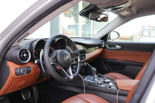 Alfa Romeo Giulia 2.0T SUPER AUT ORIG.NL/A.CarPlay/Ad.Cruise/Stuur&Stoelverw./18inch 114dkm! / 8