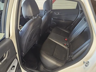 Hyundai Kona EV Fashion 64 kWh | Geen import | Navi | Cruise | SOH 98 % / 8