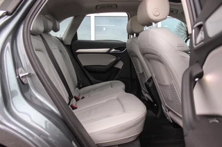 Audi Q3 2.0 TFSI quattro Pro Line | S-tronic Automaat | Panoramadak | 211 pk | Stoelverwarming | Climate control | Navi | Xenon | Bluetooth | 18 inch | PDC | Quattro / 19