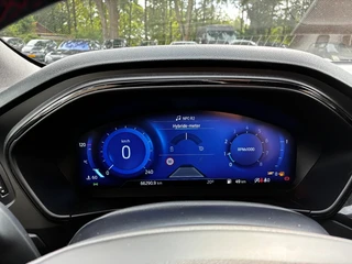 Ford Focus 1.0 EcoBoost Hybrid ST Line X / 16