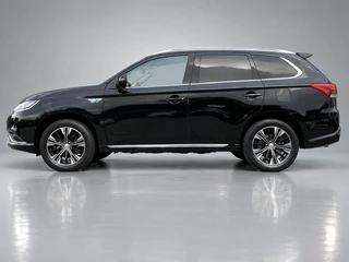 Mitsubishi Outlander 2.4 PHEV Intense+ 4WD 225 pk AUT. | 1e eigenaar | navigatie | trekhaak | elektr. v. stoel | carplay | alcantara / 9