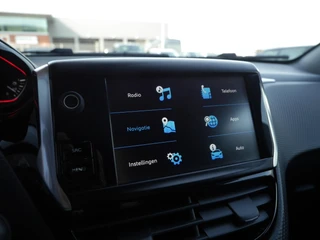 Peugeot 2008 1.2 PureTech GT-line | 110PK | Trekhaak | Achteruitrijcamera | 17 inch lichtmetalen velgen | Apple carplay/Andriod auto | Dakrails | Climate control | Cruise control / 20