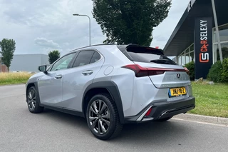 Lexus UX 250h F Sport Line | CAMERA | ADAPTIVE | KEYLESS | CARPLAY / 4