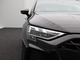 Audi A3 Sportback 45 TFSi 272 Pk e S-line Competition | Trekhaak | Stoelverwarming | Adaptive Cruise | Half Leer | Camera | Carplay | 18 Inch | 28.601 Km !! / 12