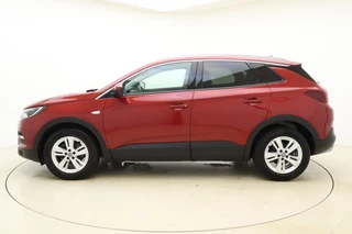 Opel Grandland X 1.2 Turbo Business Executive 130pk | Automaat | Navigatie | Camera | Climate Control | Stoel- Stuurverwarming | Cruise Control | AGR Stoelen / 6