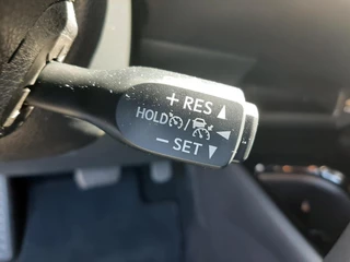 Toyota C-HR 1.8 Hybrid Business Plus ALL SEASONS STOEL/STUURVERW KEYLESS PARK-SENSOREN BLIND-SPOT LM-VELGEN DAB+ CAMERA / 17