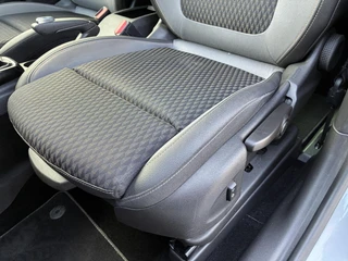 Opel Crossland X 1.2 Turbo 110Pk Innovation | Climate control | Navigatie | Camera | Cruise control | Parkpilot | Elektrisch Pakket | AGR | Trekhaak | LM-Velgen / 41
