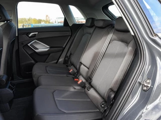 Audi Q3 35 TFSI Advanced | Panoramadak | Matrix LED | Camera | ACC | Virtual Cockpit | Apple CarPlay | Stoel-/stuurverwarming  | Navigatie | 18" | 1e Eig. / 15